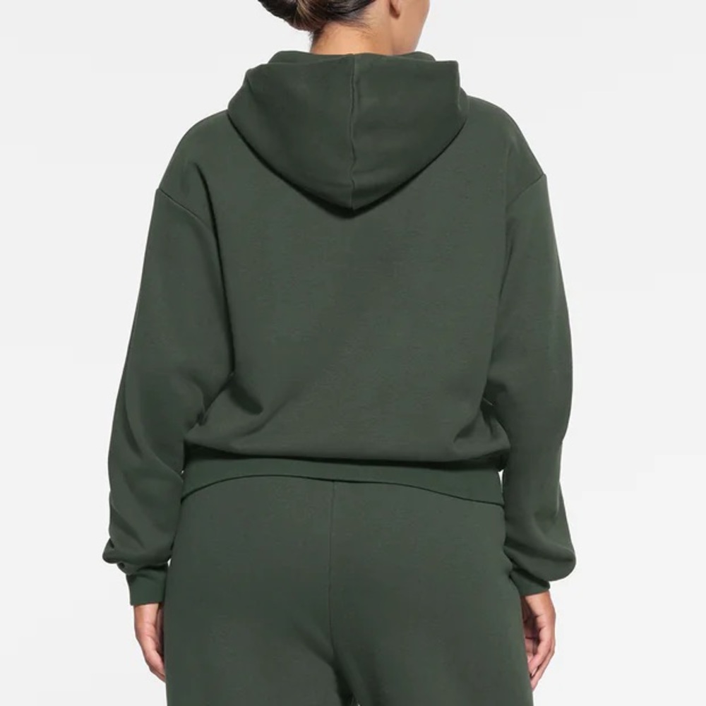 SKIMS Cotton Fleece Classic Hoodie | Spruce - Picture 4 of 12